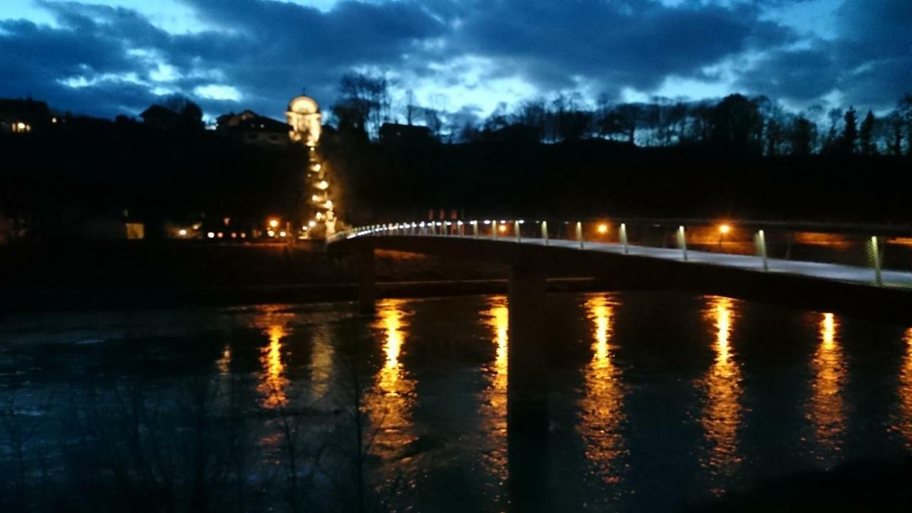 Ferienwohnung An Der Idyllischen Salzachschleife Naehe Salzburg Laufen Exteriér fotografie