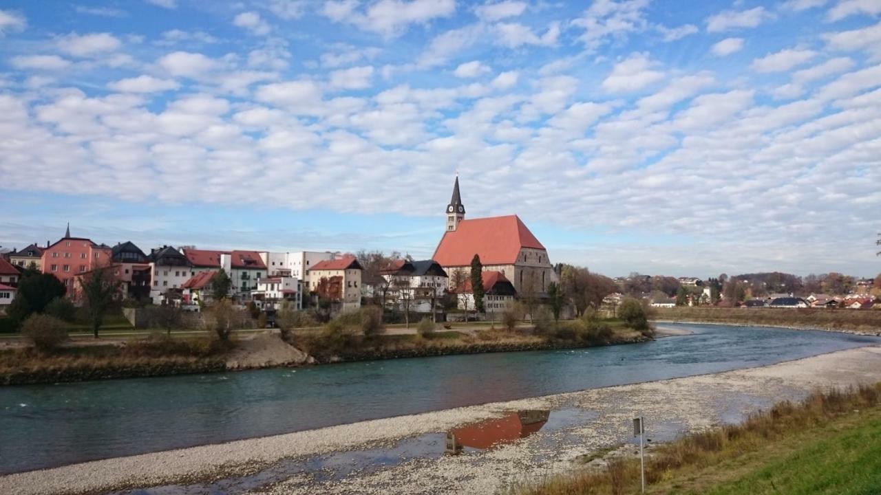 Ferienwohnung An Der Idyllischen Salzachschleife Naehe Salzburg Laufen Exteriér fotografie